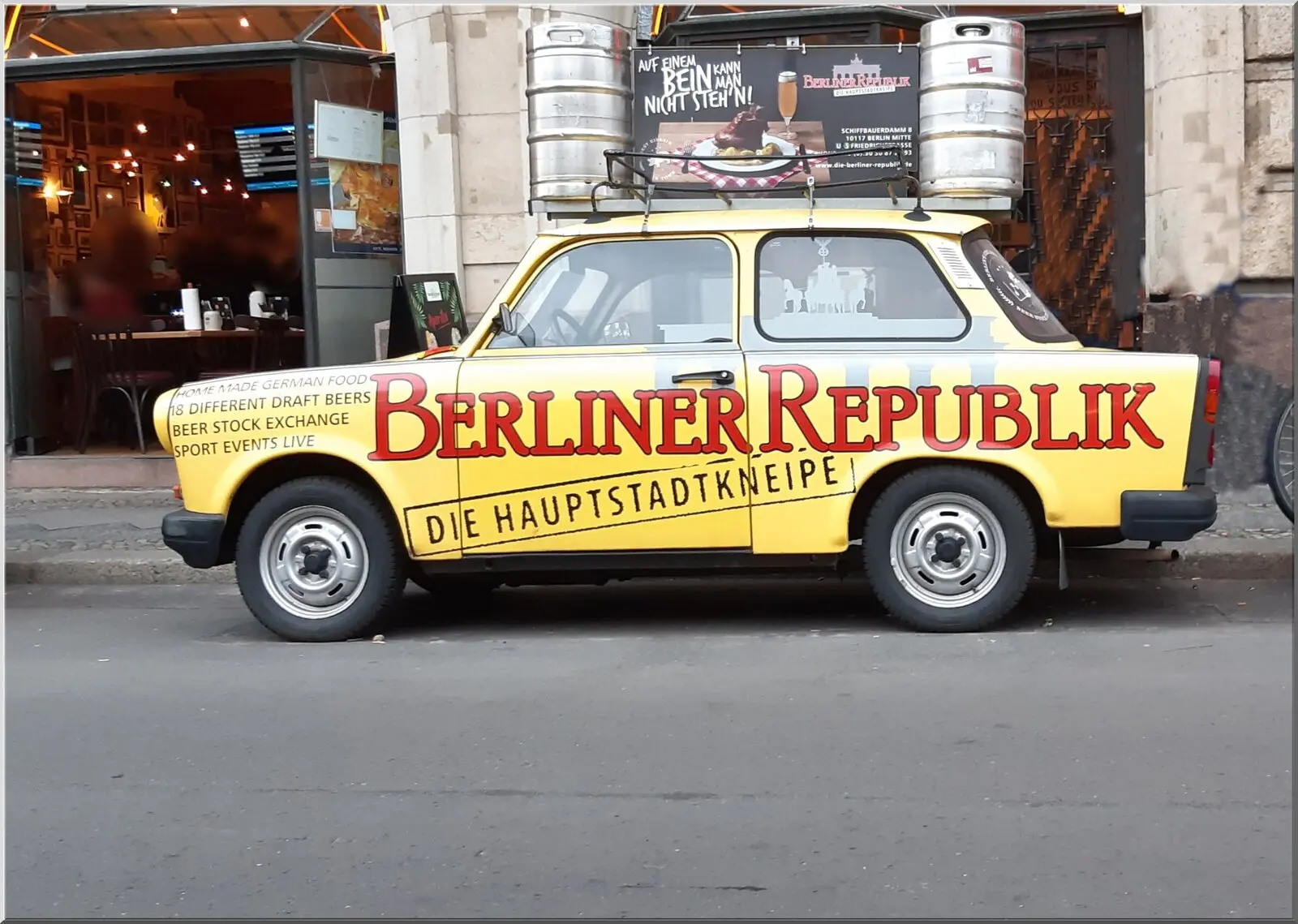 Postkarte mit Auto Berliner Republik Format Din A6 Postkarte mit Auto Berliner Republik