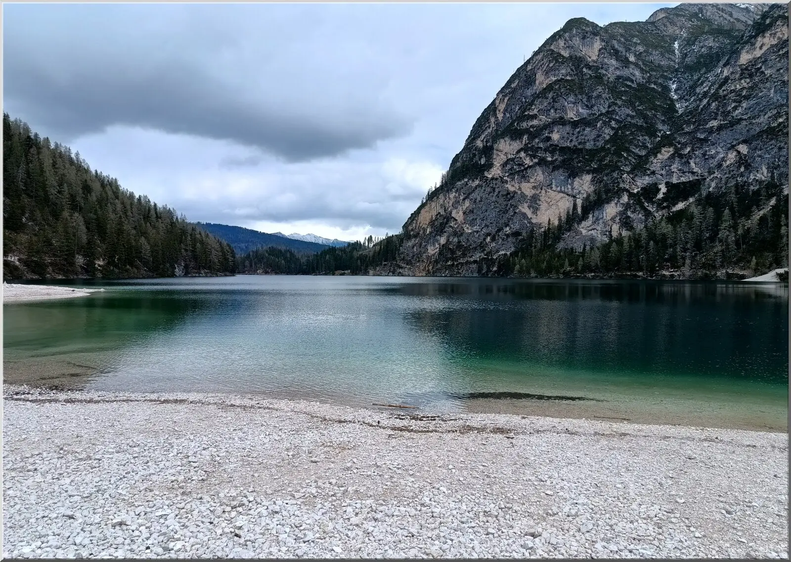Postkarte von Italien Pragser See schöner Urlaub Din A6 Postkarte von Italien Pragser See schöner Urlaub